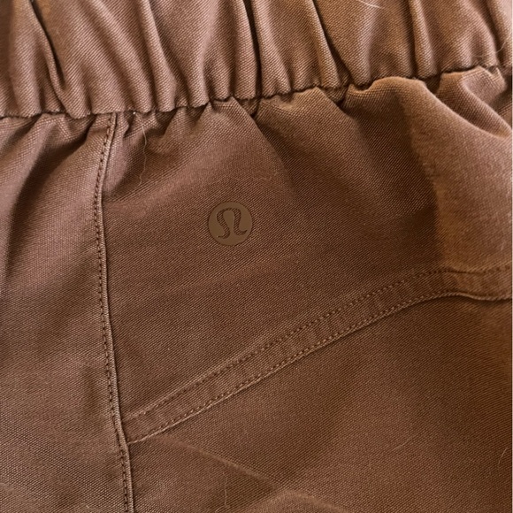 Lululemon Light Utilitech Cargo Pocket High-Rise Pant - Picture 3 of 4